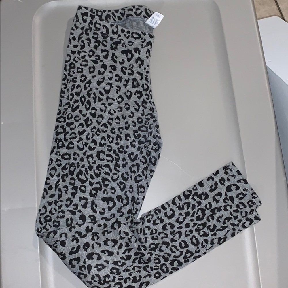 Cheetah print gray leggings